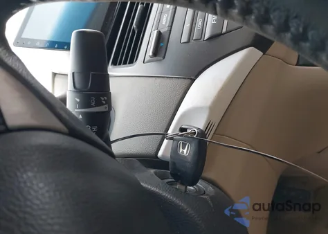 2010 Honda Accord 3.5 Ex-L z USA, uszkodzony, nr VIN 1HGCP3F84AA001043